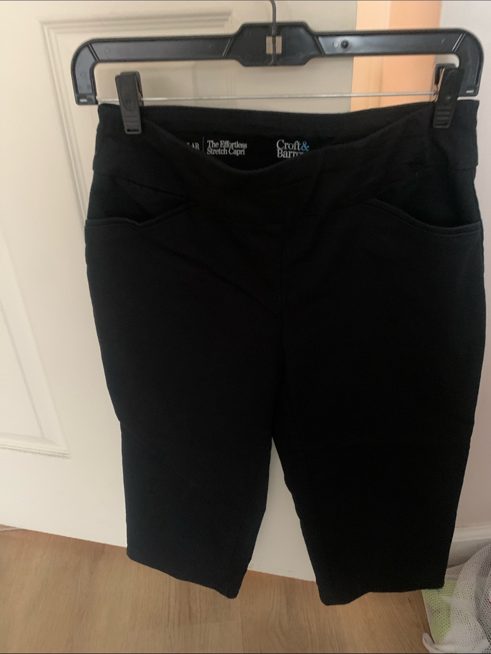 Croft and Barrow  Black Stretch Capri Pants 4P Reg